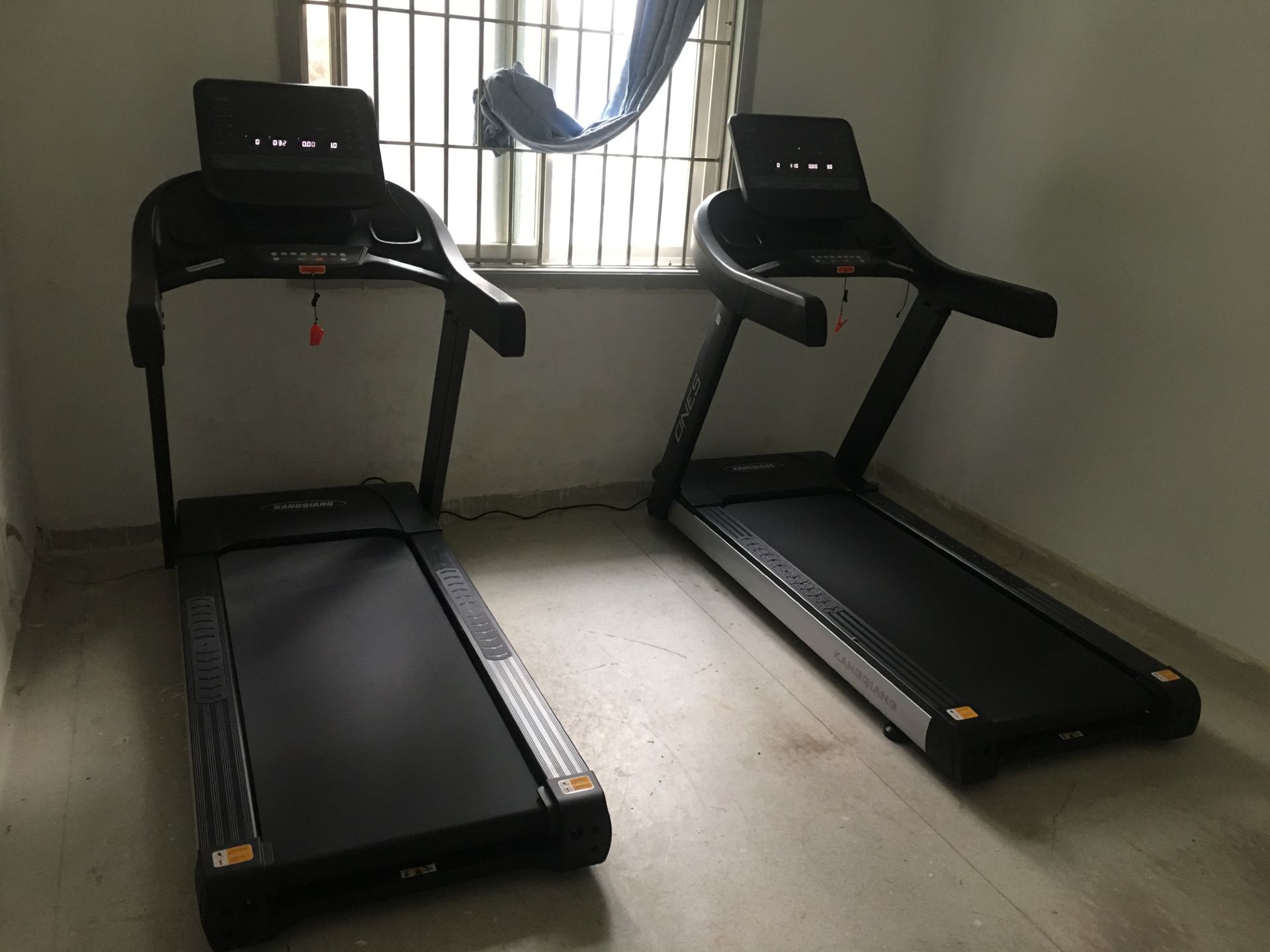 康強跑步機
